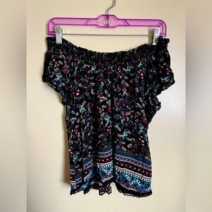 Floral print of the shoulder top